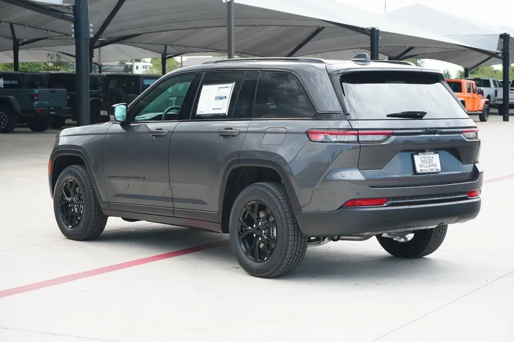 2025 Jeep Grand Cherokee Altitude X photo 4