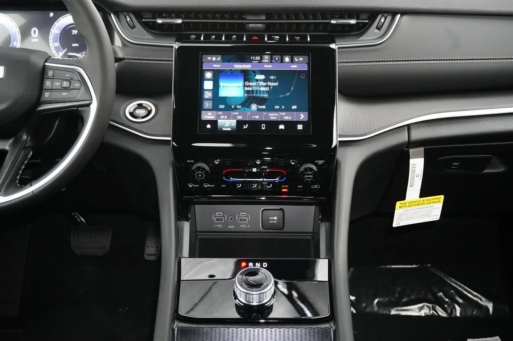 2025 Jeep Grand Cherokee Altitude X photo 2