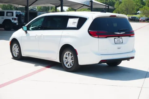 Another view of 2026 Chrysler Pacifica Select for sale in Weatherford, TX at Roger Williams Chrysler Dodge Jeep Ram