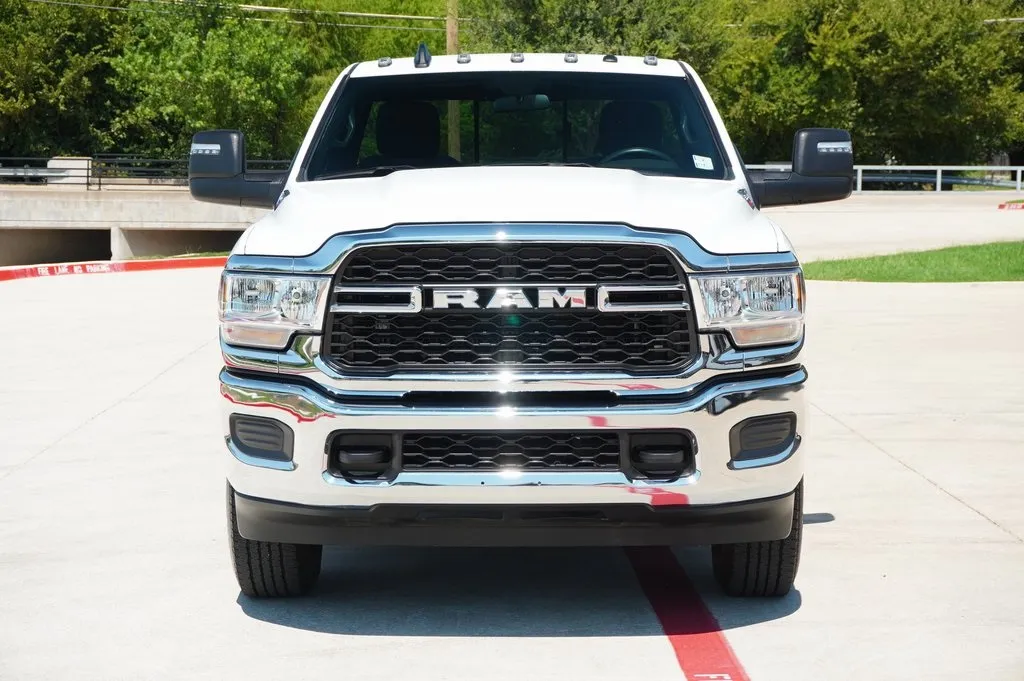 2024 Ram 2500 Tradesman photo 3