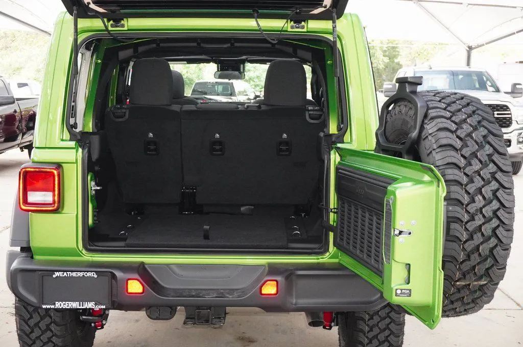 2025 Jeep Wrangler 4-Door Willys - Photo 12