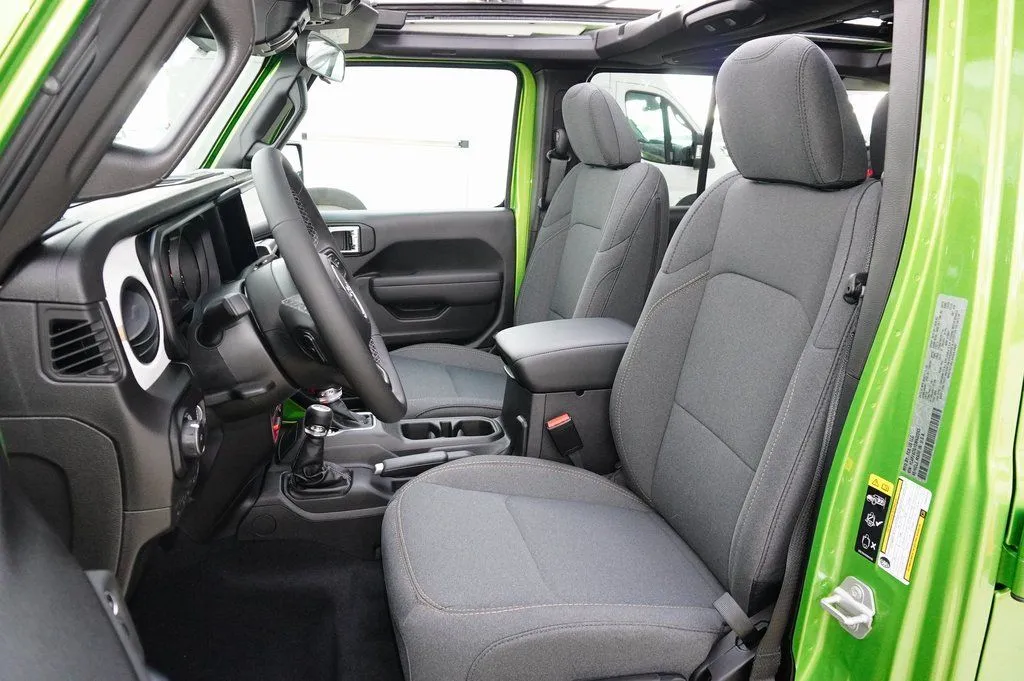 2025 Jeep Wrangler 4-Door Willys - Photo 10