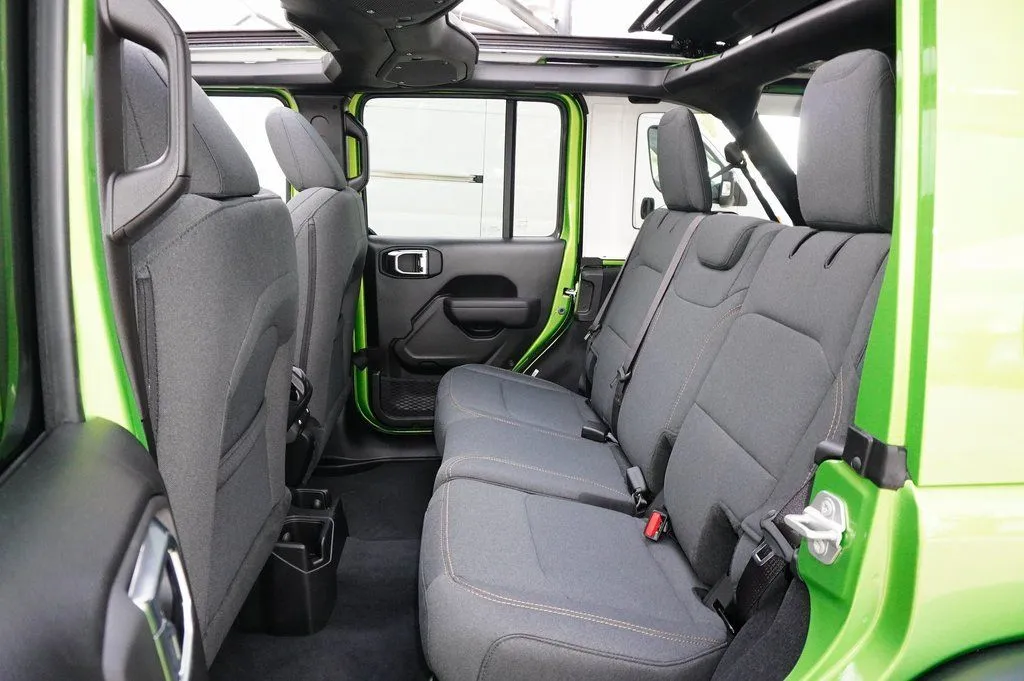2025 Jeep Wrangler 4-Door Willys - Photo 11