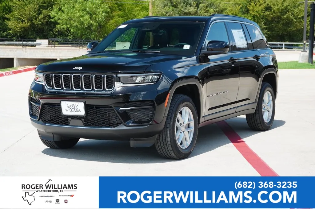 Black 2025 Jeep Grand Cherokee Laredo X for sale in Weatherford, TX