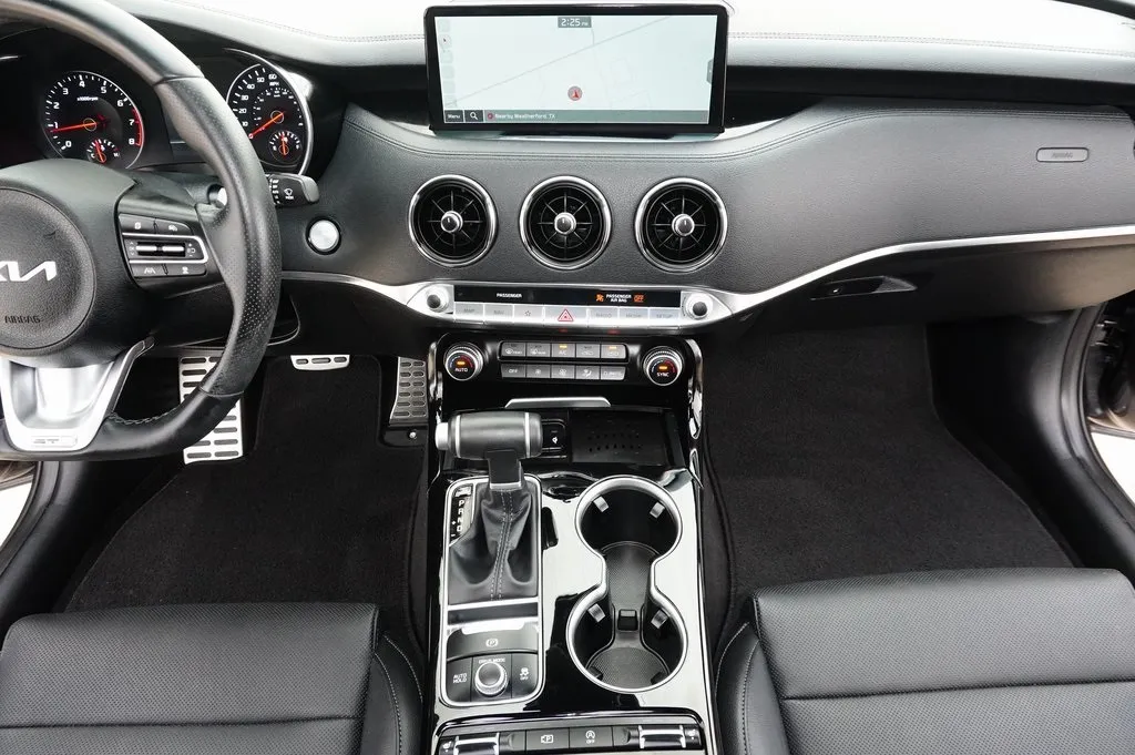 2023 Kia Stinger GT-Line photo 24