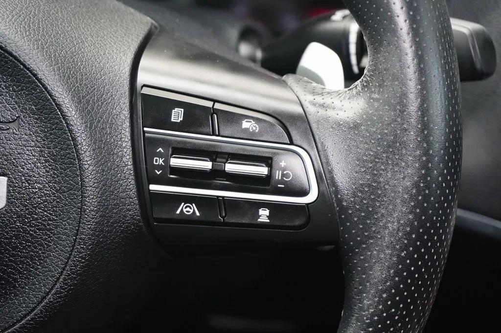 2023 Kia Stinger GT-Line photo 25