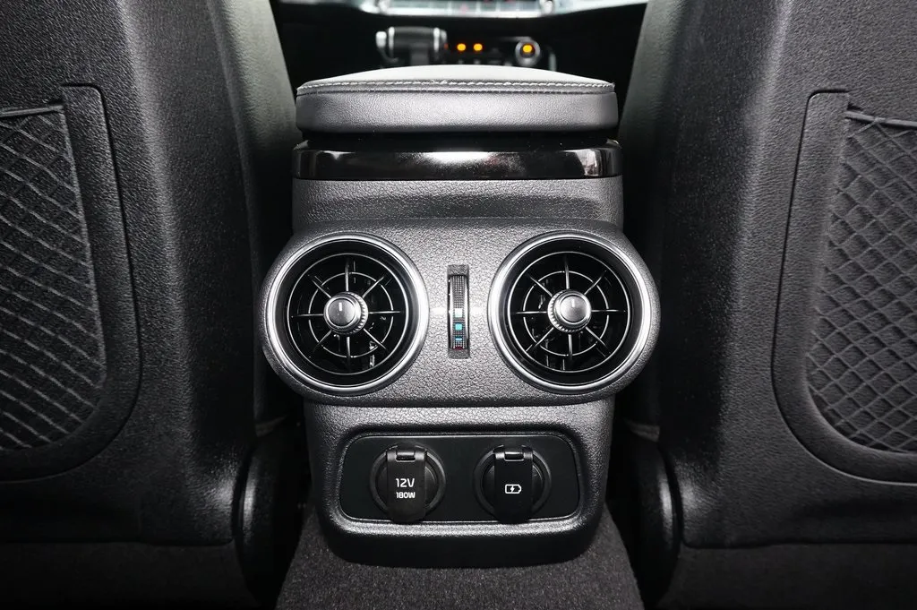 2023 Kia Stinger GT-Line photo 16