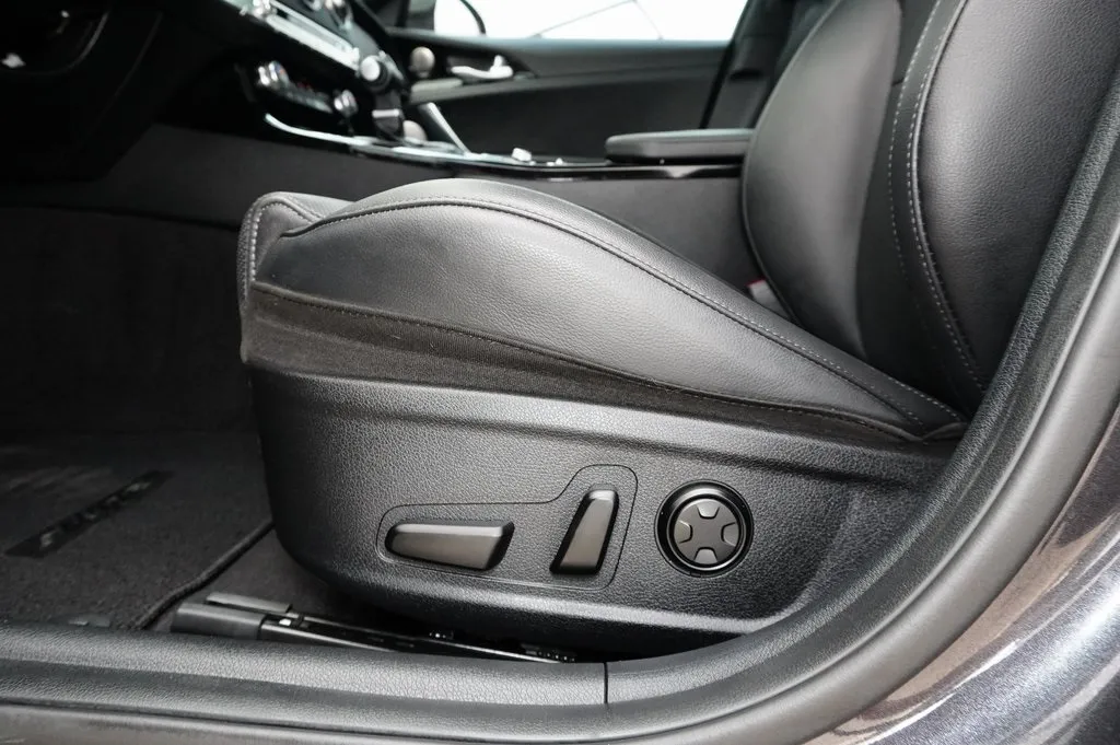 2023 Kia Stinger GT-Line photo 27