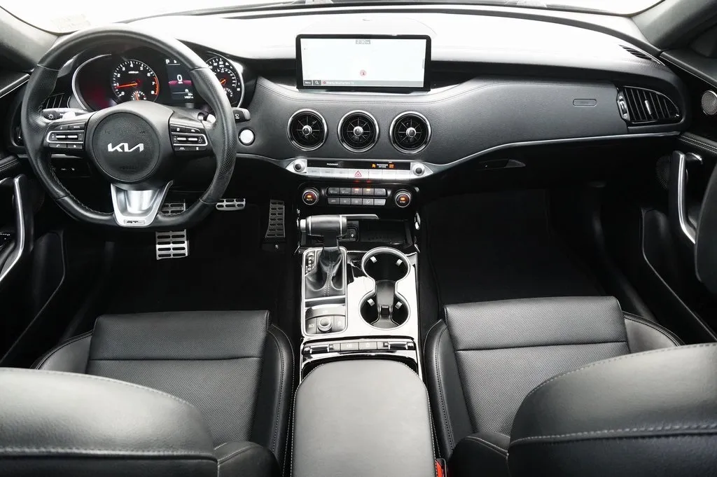 2023 Kia Stinger GT-Line photo 9
