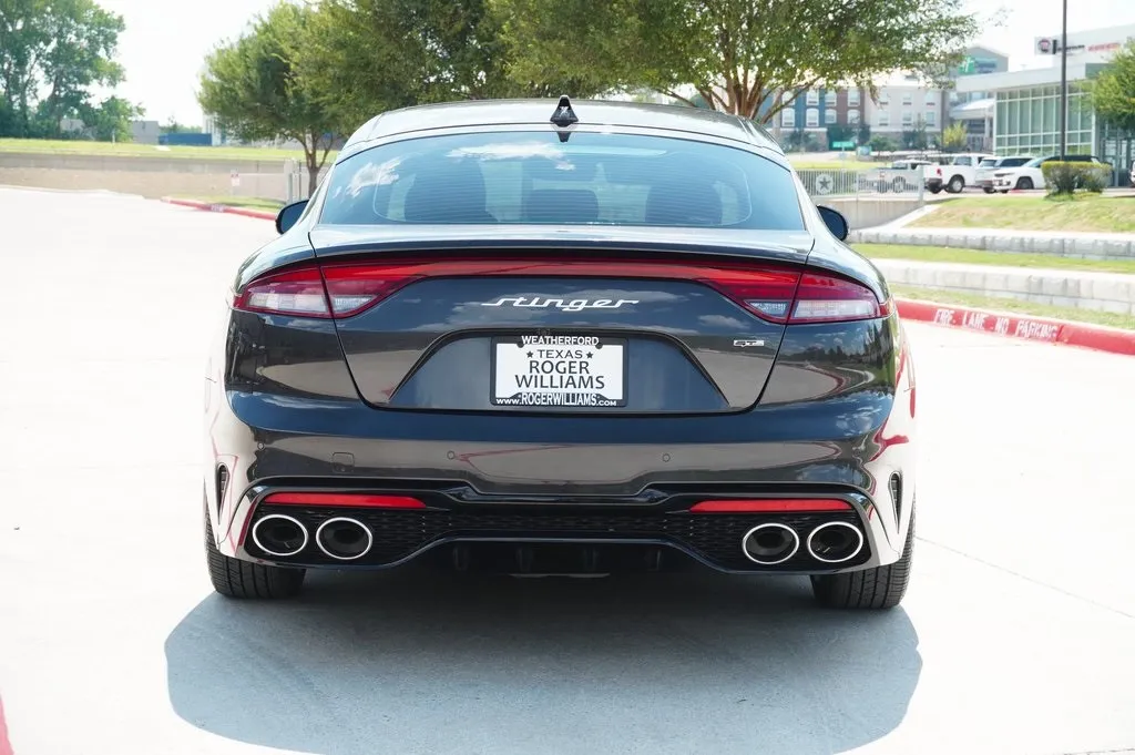 2023 Kia Stinger GT-Line photo 2