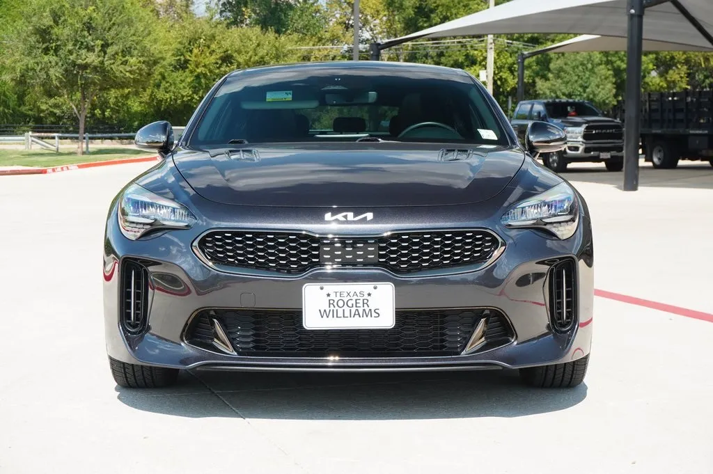 2023 Kia Stinger GT-Line photo 3