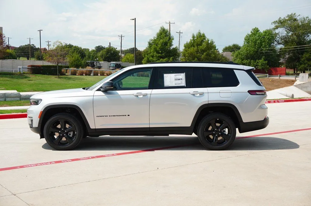 2025 Jeep Grand Cherokee L Limited - Photo 2