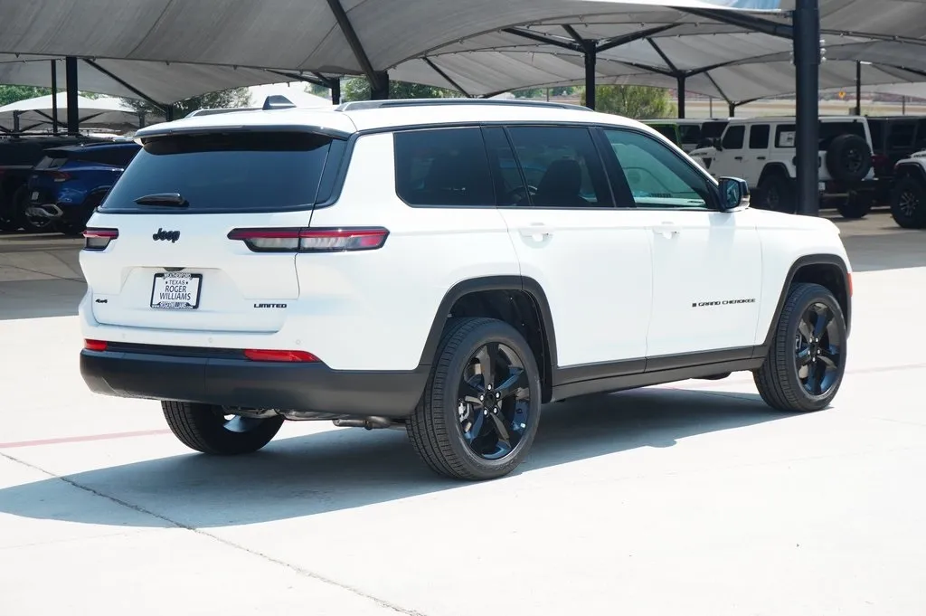 2025 Jeep Grand Cherokee Limited photo 2