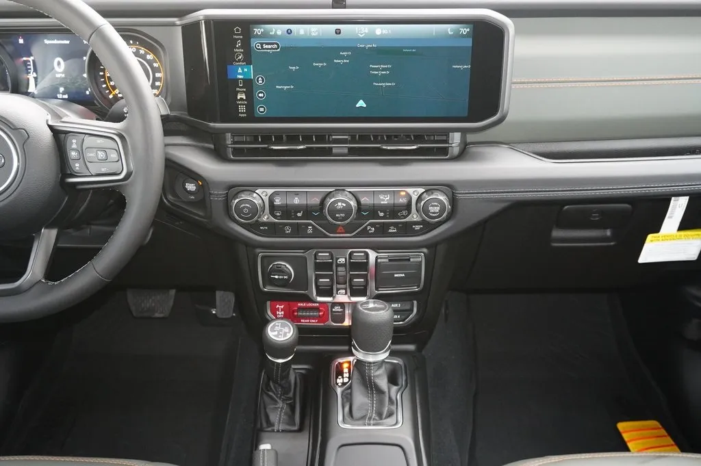 2025 Jeep Gladiator Mojave photo 3