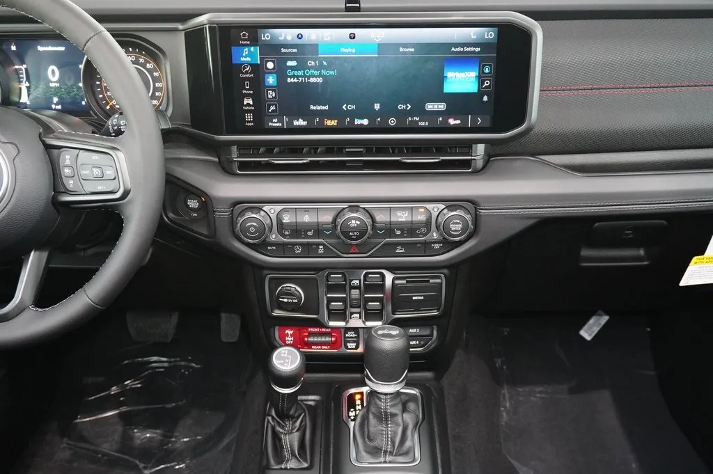 2025 Jeep Wrangler Rubicon photo 3