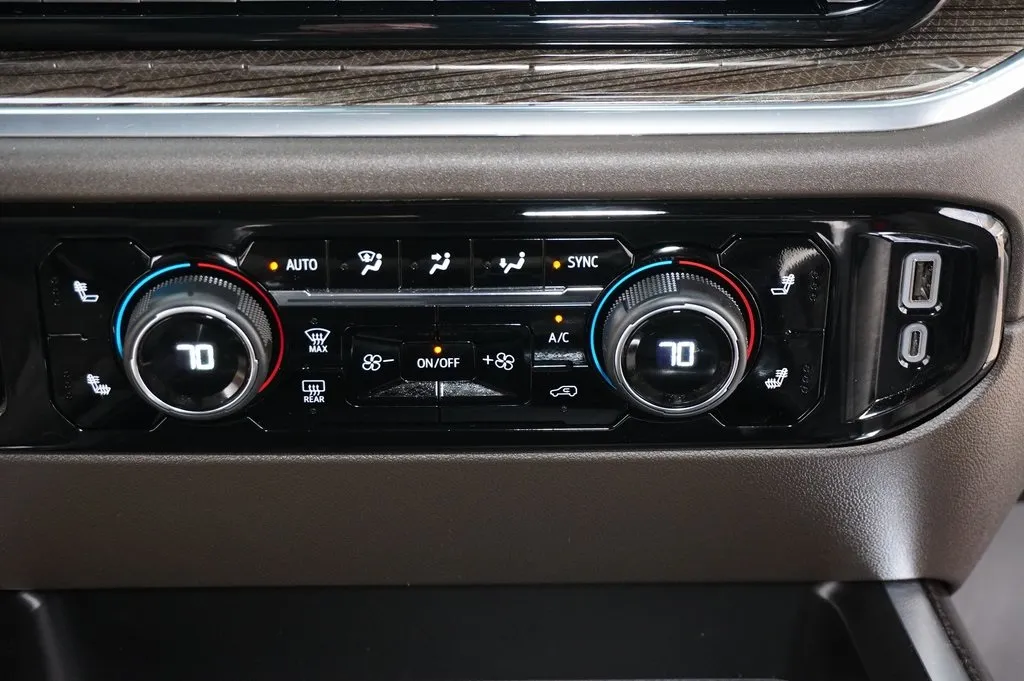 2025 Chevrolet Silverado 3500HD LT photo 5