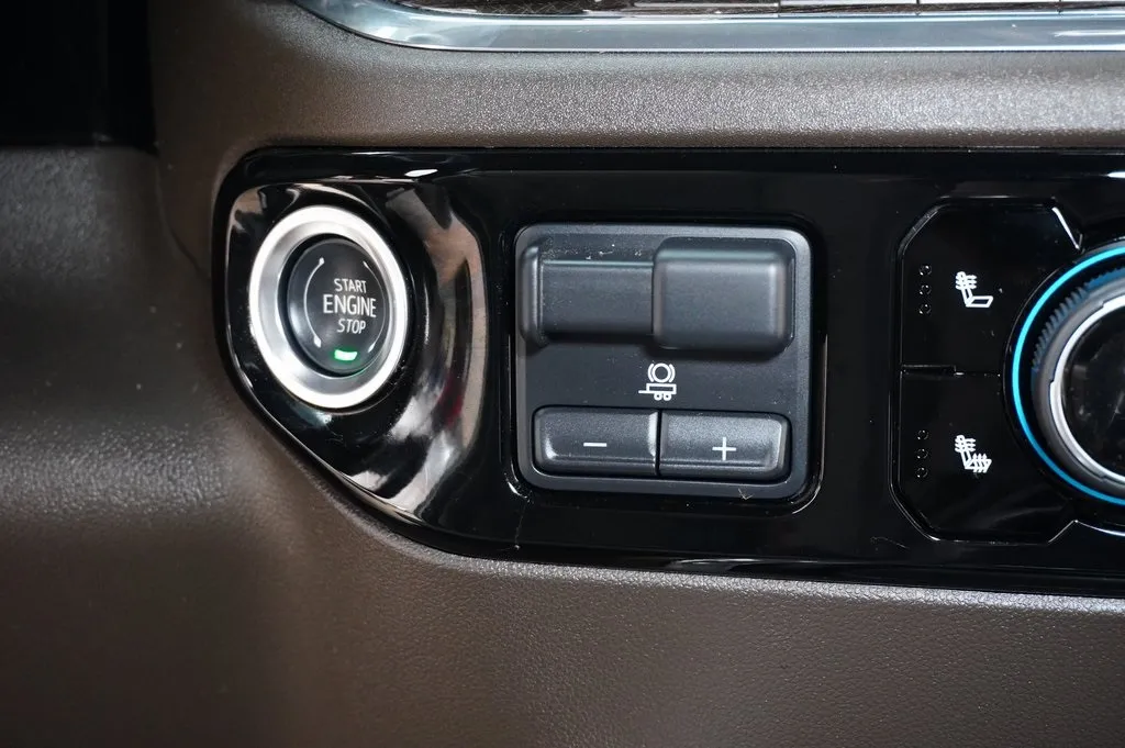 2025 Chevrolet Silverado 3500HD LT photo 15