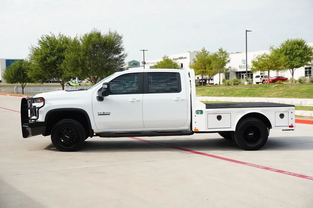 2025 Chevrolet Silverado 3500HD LT photo 11
