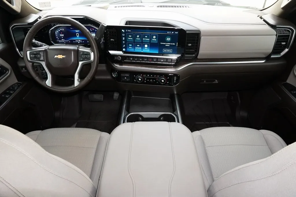 2025 Chevrolet Silverado 3500HD LT photo 19