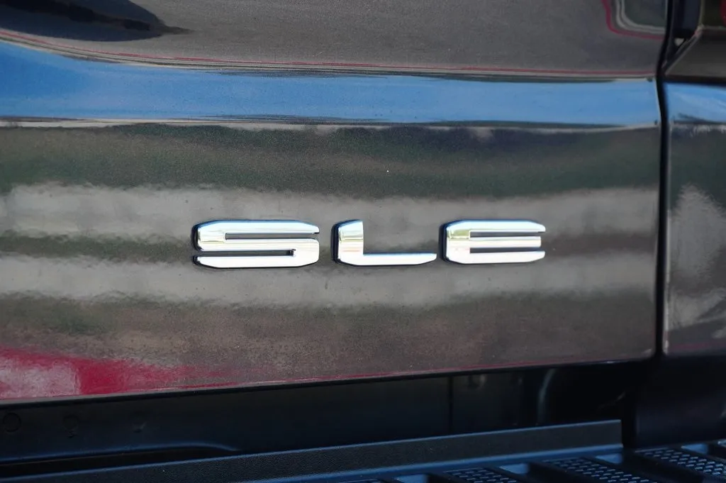 2024 Gmc Sierra 1500 SLE photo 4
