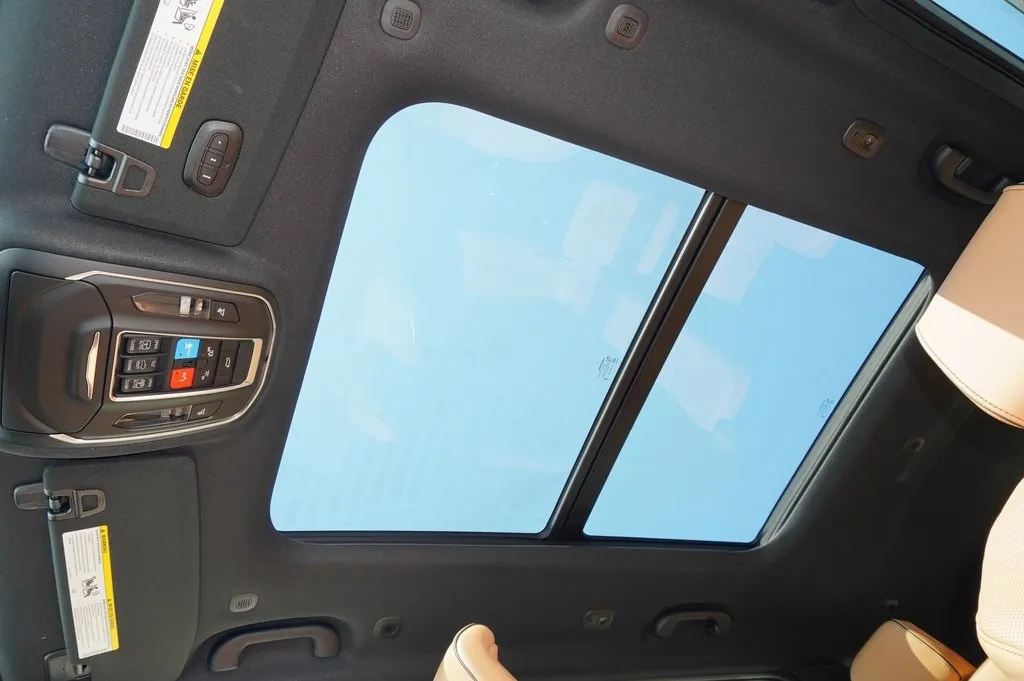 2025 Jeep Grand Cherokee L Summit photo 2