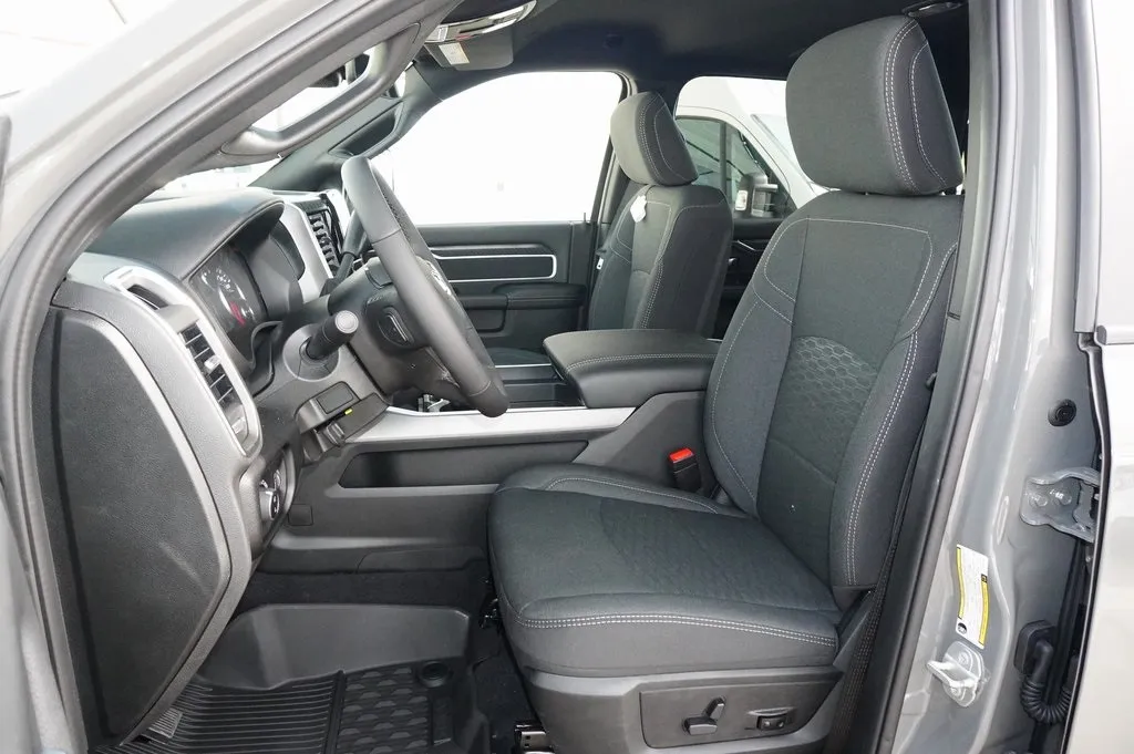 2026 Ram 3500 Big Horn photo 4