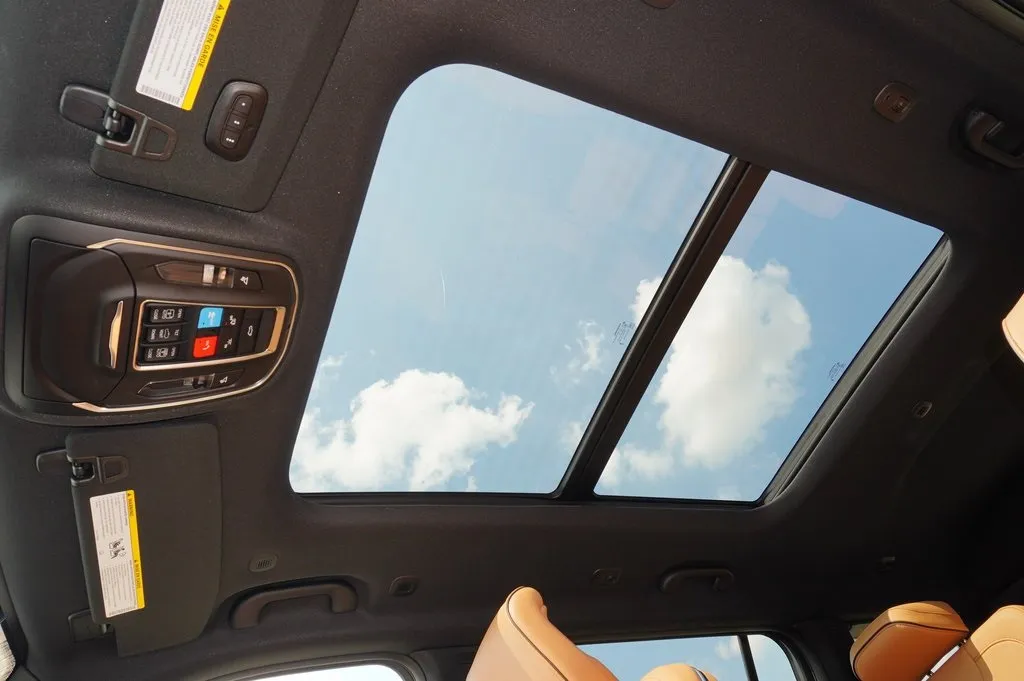 2025 Jeep Grand Cherokee L Summit photo 3