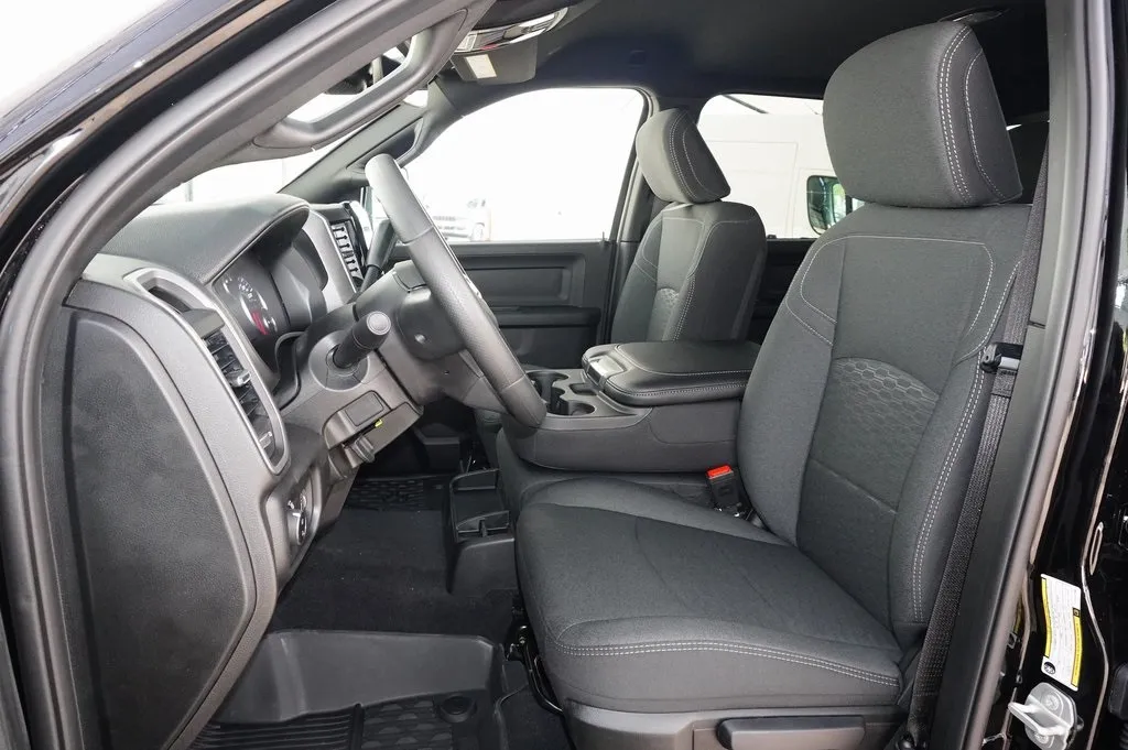 2026 Ram 2500 Tradesman photo 4