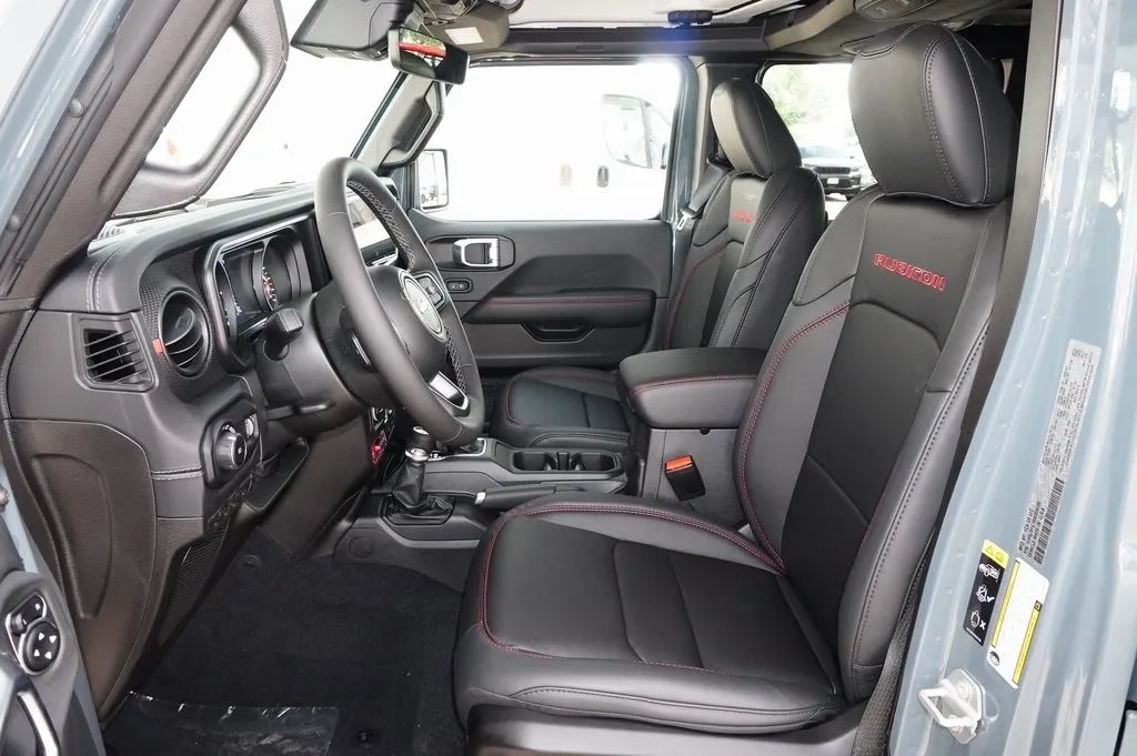 2025 Jeep Wrangler Rubicon X photo 4