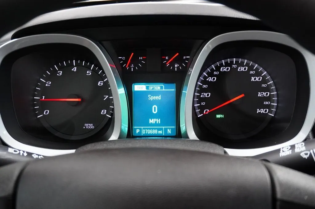 2015 Chevrolet Equinox LS photo 3