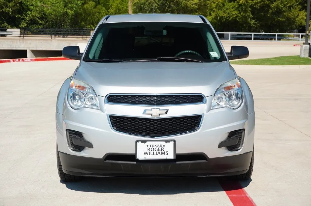 2015 Chevrolet Equinox LS photo 2