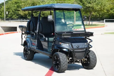 More photos of 2025 Epic E60L LIFTED at Roger Williams Chrysler Dodge Jeep Ram, TX