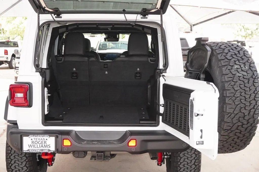 2025 Jeep Wrangler Rubicon X photo 4