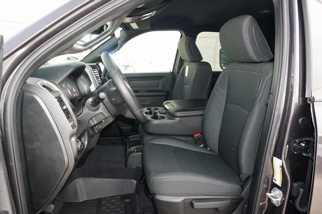 2026 Ram 2500 Tradesman photo 4