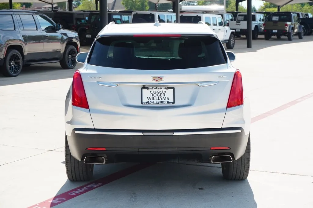 2018 Cadillac XT5 Premium Luxury photo 2
