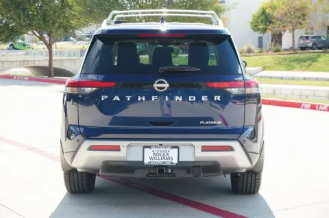 More photos of 2022 Nissan Pathfinder Platinum at Roger Williams Chrysler Dodge Jeep Ram, TX