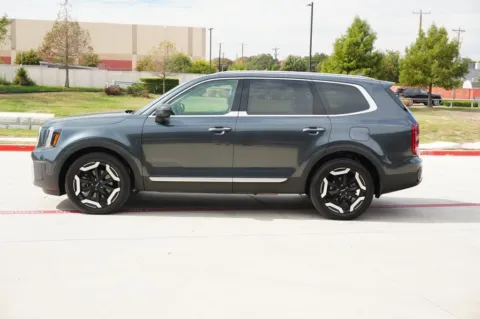 Photos of 2023 Kia Telluride S for sale in Weatherford, TX at Roger Williams Chrysler Dodge Jeep Ram