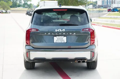 More photos of 2023 Kia Telluride S at Roger Williams Chrysler Dodge Jeep Ram, TX
