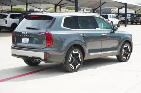 More photos of 2023 Kia Telluride S at Roger Williams Chrysler Dodge Jeep Ram, TX