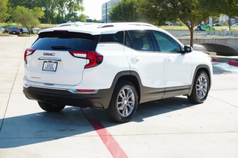 More photos of 2022 GMC Terrain SLT at Roger Williams Chrysler Dodge Jeep Ram, TX