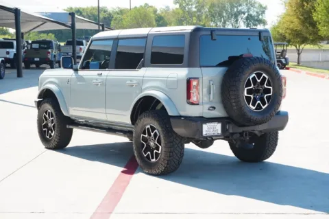 Photos of 2021 Ford Bronco Outer Banks for sale in Weatherford, TX at Roger Williams Chrysler Dodge Jeep Ram