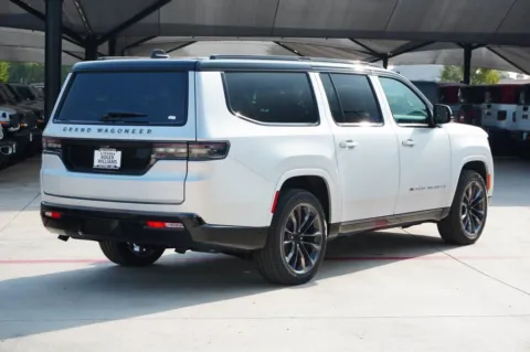 More photos of 2025 Jeep Grand Wagoneer L Series III Obsidian at Roger Williams Chrysler Dodge Jeep Ram, TX