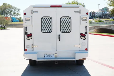 More photos of 2016 Ford Econoline Commercial Cutaway at Roger Williams Chrysler Dodge Jeep Ram, TX