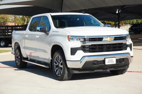 More photos of 2022 Chevrolet Silverado 1500 LT at Roger Williams Chrysler Dodge Jeep Ram, TX