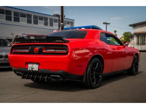 More photos of 2018 Dodge Challenger SXT at SoCal Auto Auction, CA