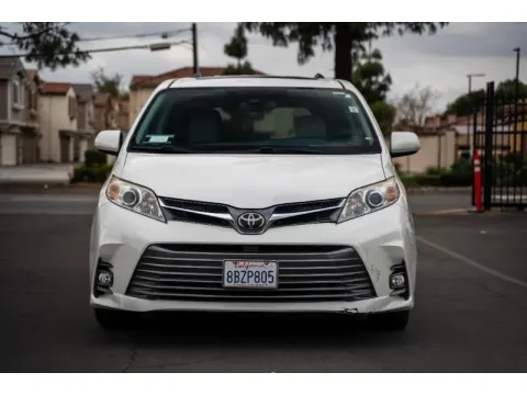 Another view of 2018 Toyota Sienna XLE 8-Passenger for sale in Ontario, CA at SoCal Auto Auction