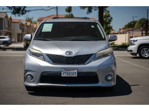 Another view of 2017 Toyota Sienna SE 8-Passenger for sale in Ontario, CA at SoCal Auto Auction