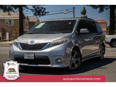 Red 2017 Toyota Sienna SE 8-Passenger for sale in Ontario, CA
