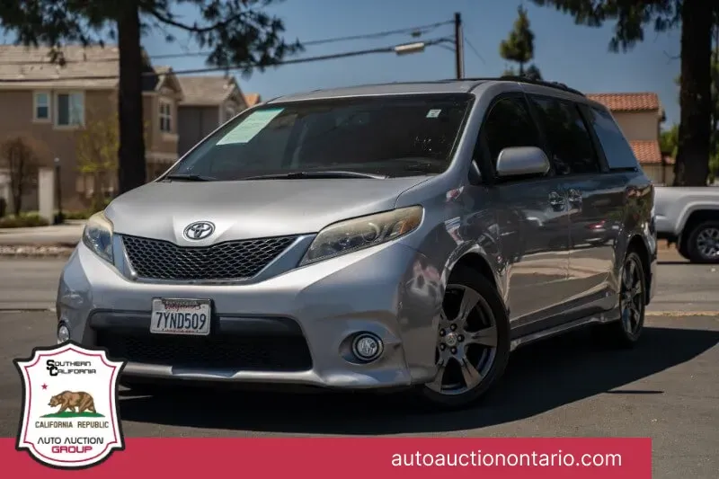 Red 2017 Toyota Sienna SE 8-Passenger for sale in Ontario, CA