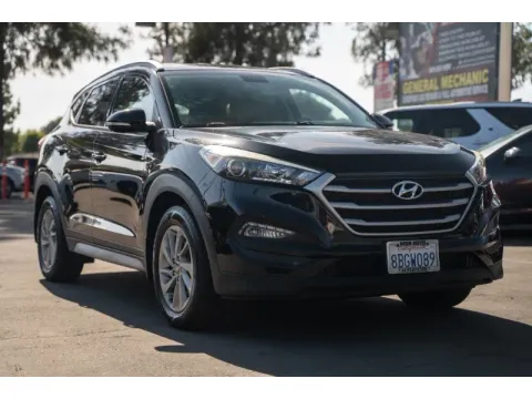More photos of 2017 Hyundai TUCSON SE at SoCal Auto Auction, CA